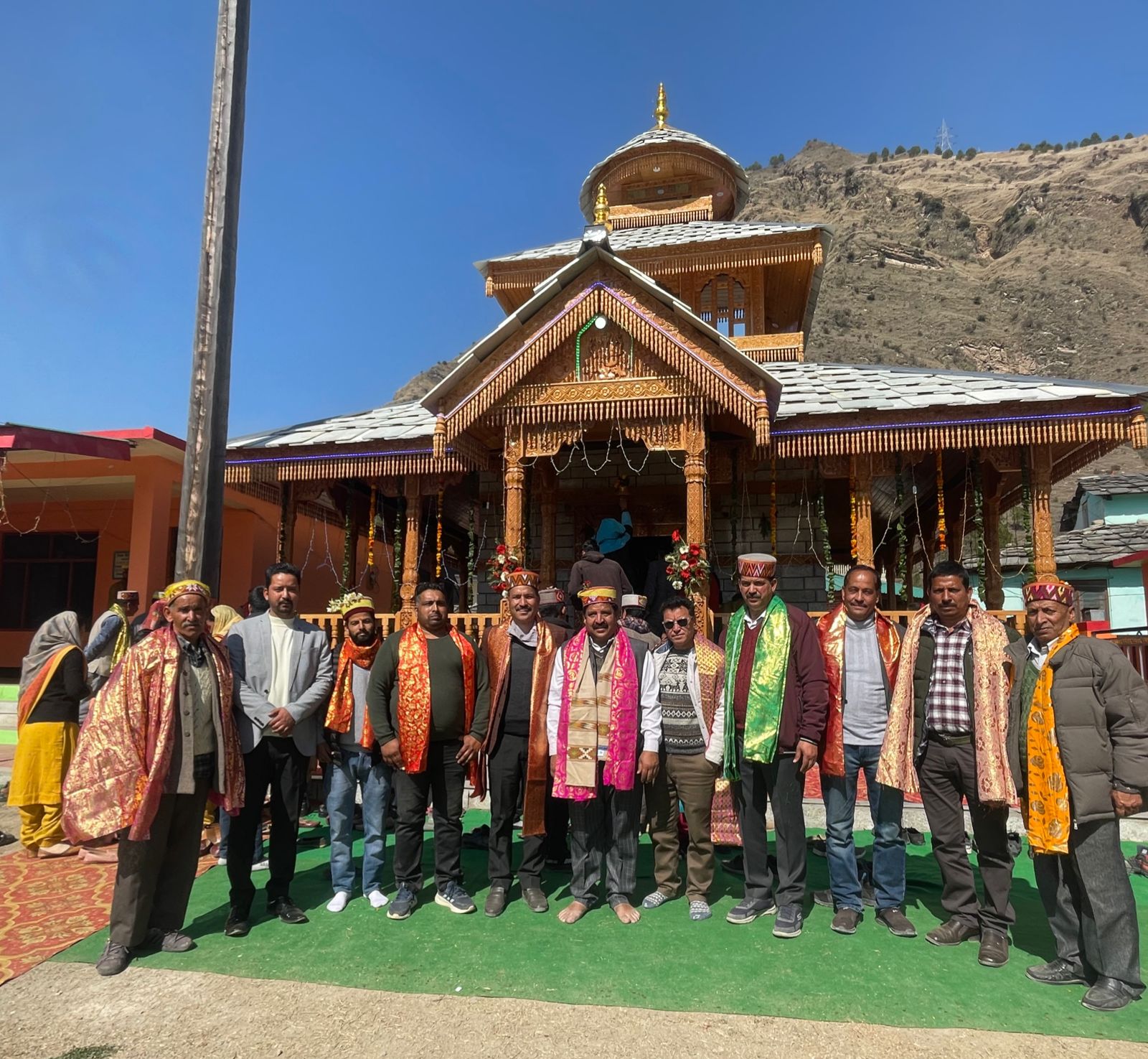 हुरला में हुई देवता वीरनाथ के नए मंदिर की प्रतिष्ठा