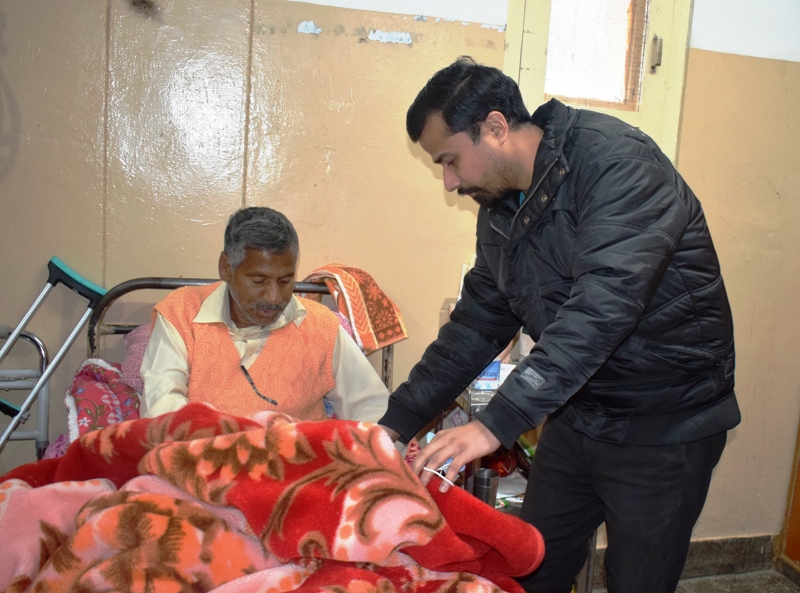 युवा डॉक्टर संतुष्ट का करिश्मा, तेजा सिंह का पूरा हिप बदलकर दिया सफल सर्जरी को अंजाम