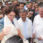 मुख्यमंत्री और प्रियंका गांधी ने कुल्लू में आपदाग्रस्त क्षेत्रों का दौरा किया