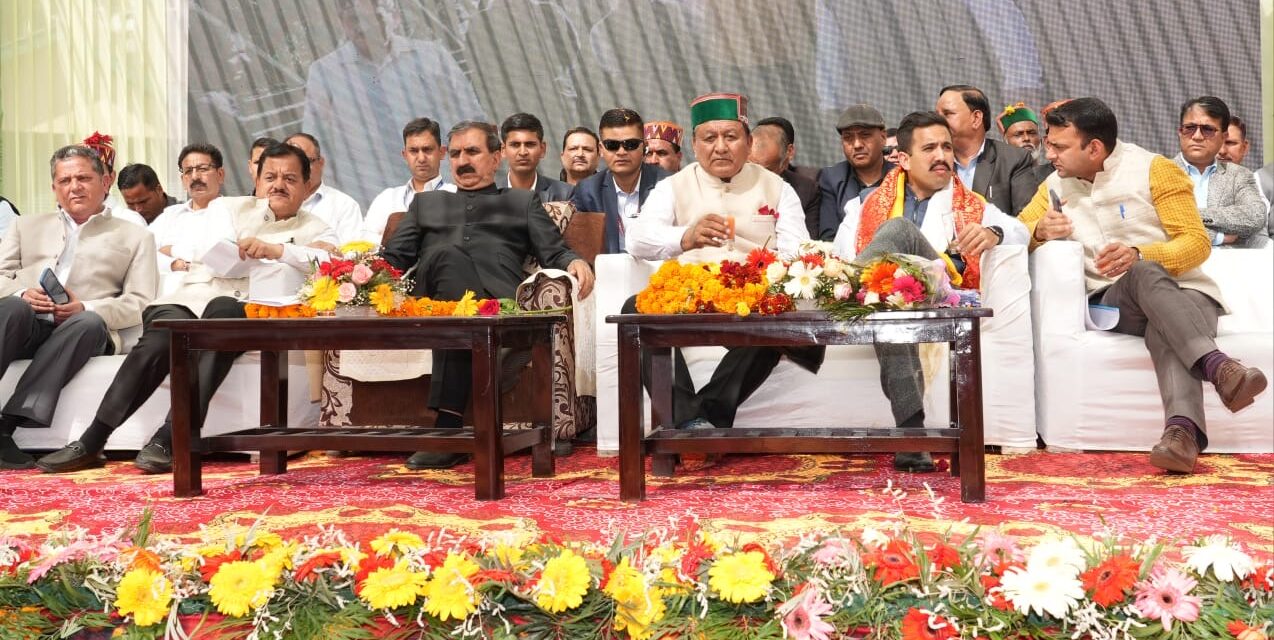 कुल्लू से आपदा प्रभावितों के ‘पुनर्वास’ की शुरूआत राहत राशि वितरित , मुख्यमंत्री ने 9.72 करोड़ रुपए की पहली किस्त जारी की