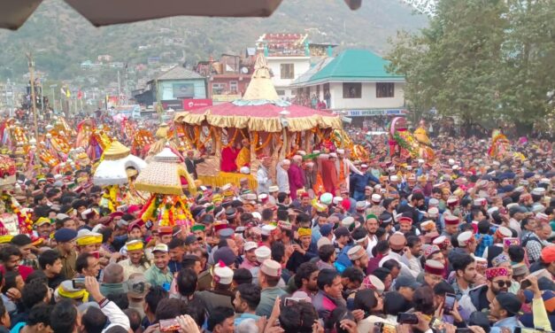 राज्यपाल ने किया अंतरराष्ट्रीय कुल्लू दशहरे का शुभारम्भ