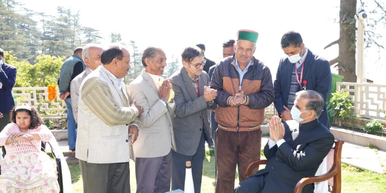 मुख्यमंत्री ने ओक ओवर में मनाई दीवाली