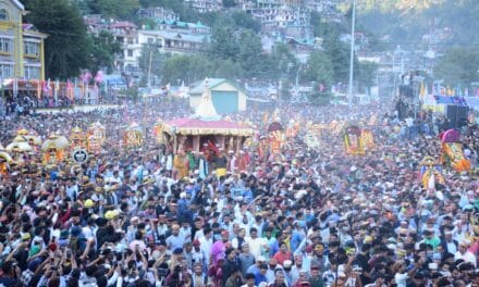 भगवान रघुनाथ जी की रथ यात्रा के साथ हुआ कुल्लू दशहरा का आगाज़, 300 से अधिक देवी – देवता पहुंचे कुल्लू दशहरा मैदान