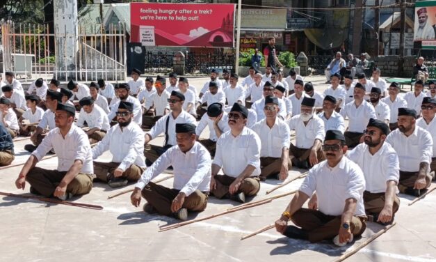 RSS Manali News: मनाली में आरएसएस का भव्य मार्च पास्ट, भारी संख्या में स्वय सेवकों ने लिया भाग