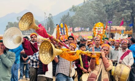 कुल्लू दशहरा उत्सव के आज छठे दिन को मनाया गया महल्ला उत्सव के रूप में, देवी देवताओं ने भरी रघुनाथ भगवान के दरबार में हाजिरी