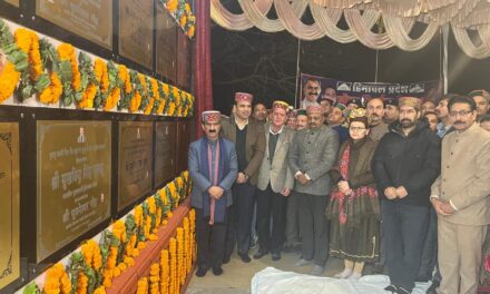 मुख्यमंत्री ने शरदोत्सव पर कुल्लू-मनाली की जनता को 206.08 करोड़ रुपये की विकासात्मक परियोजनाओं की दी सौगात